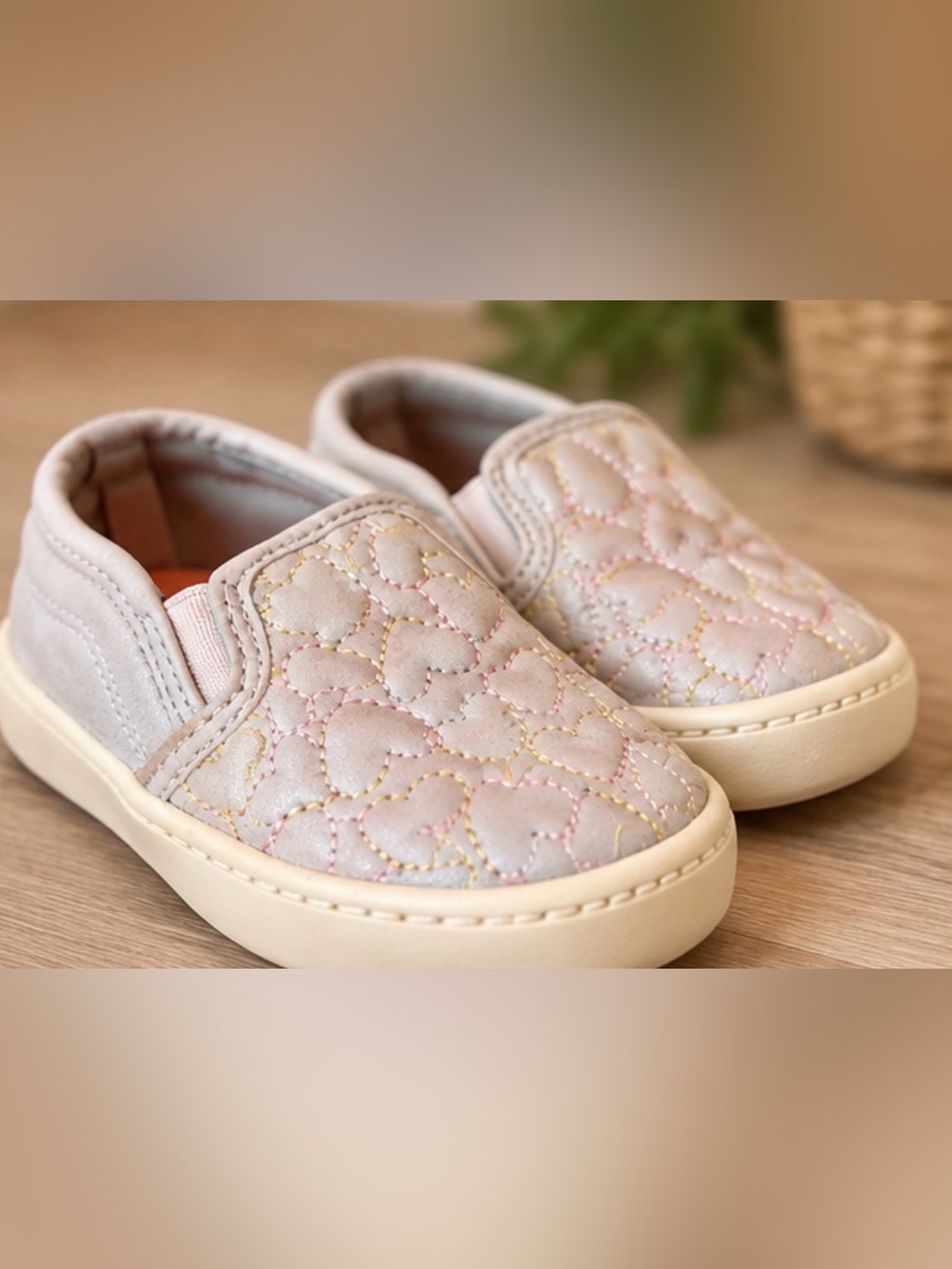 Carter’s Girls Toddler Size 6 Heart Print Slip-On Shoes Pink & Gold